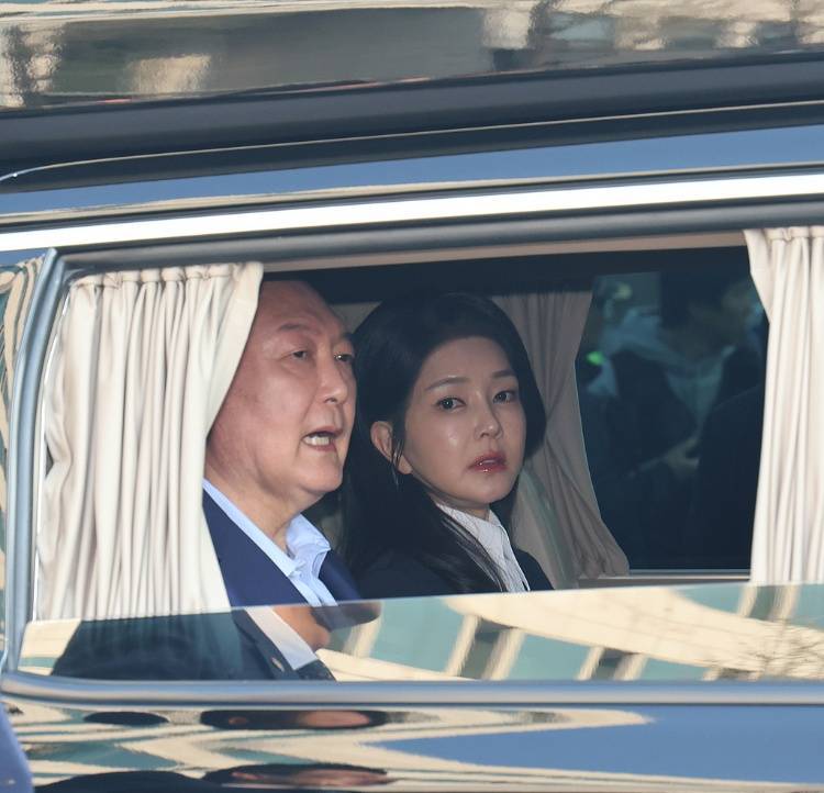 韩国检方重启调查前总统夫人金建希！若操纵股价罪成立，最高可判无期徒刑